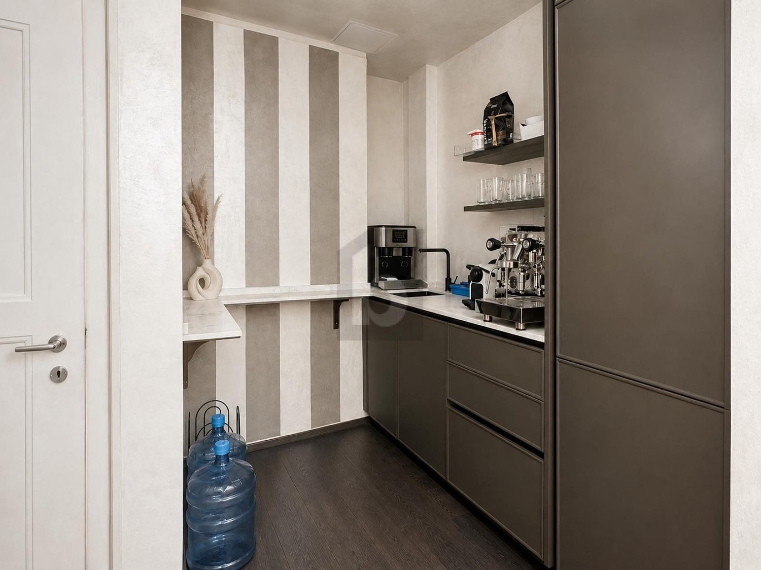 Bureau de 34m², photo 3 sur 4
