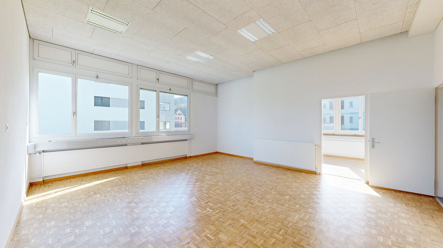 282m² office