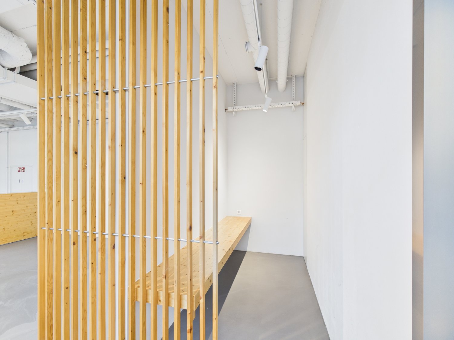 333m² shop