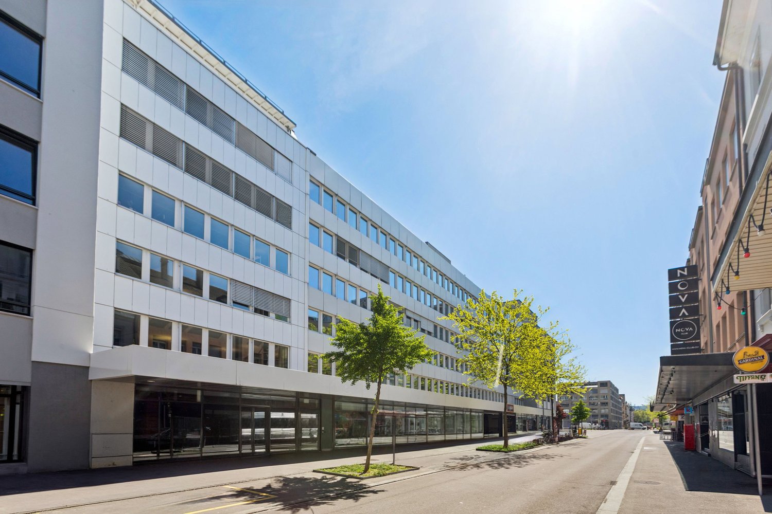 133m² office