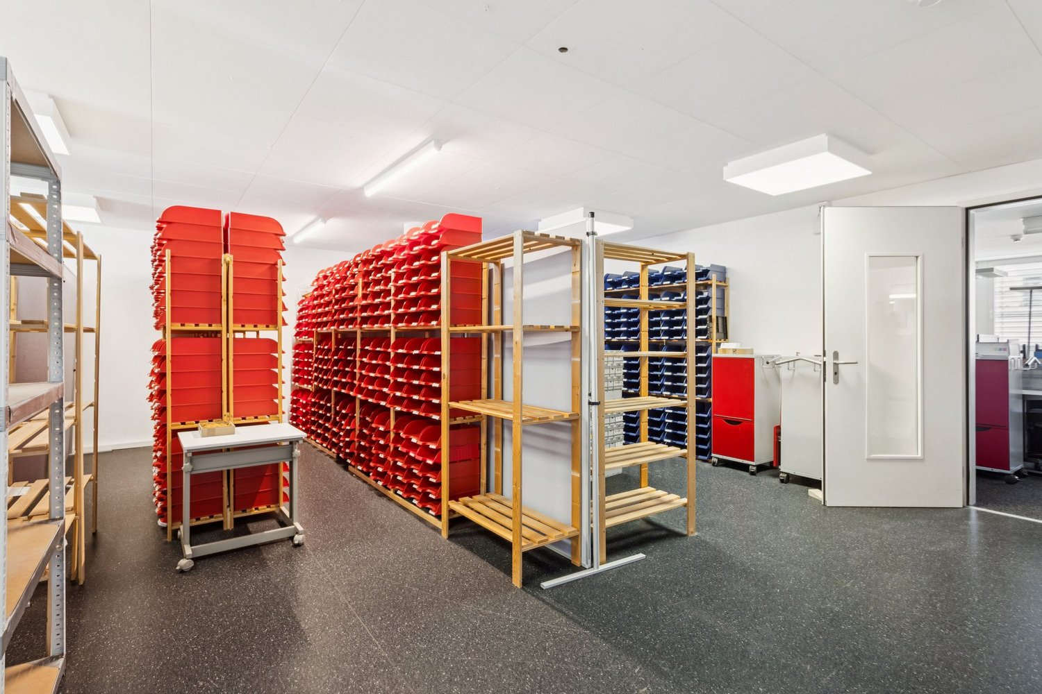 133m² office