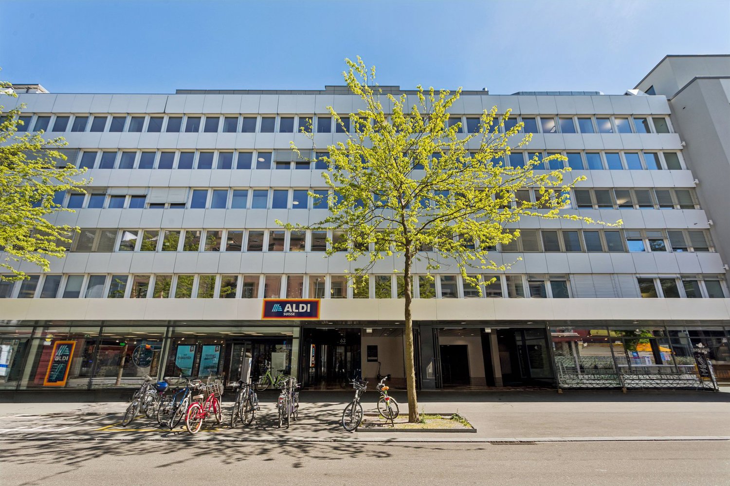 133m² office
