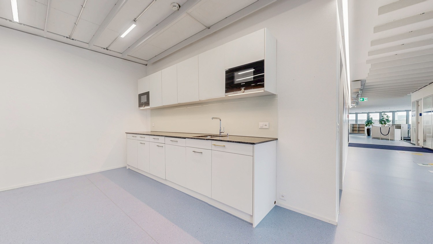 Office, photo 4 of 8