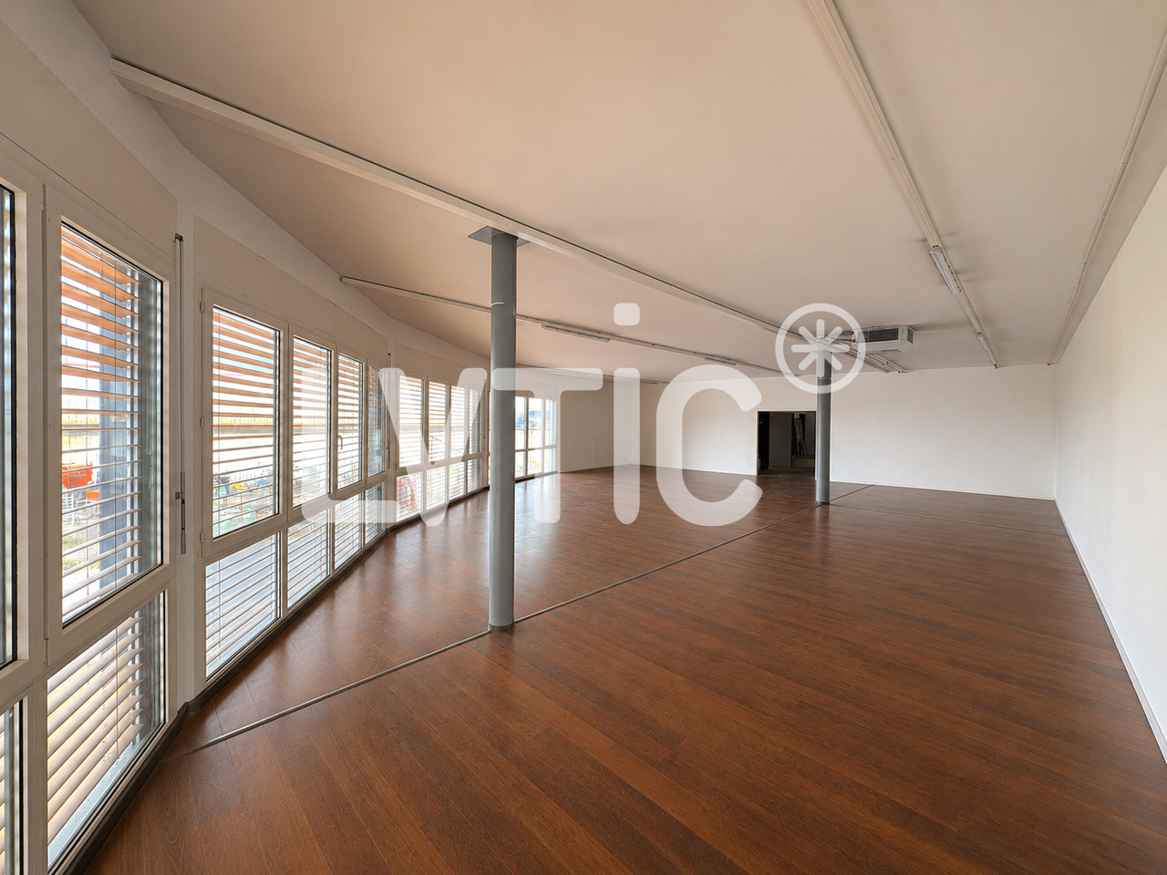 336m² Atelier, Foto 3 von 9