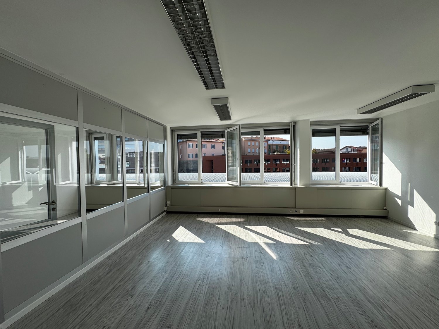 Office, foto 2 di 6