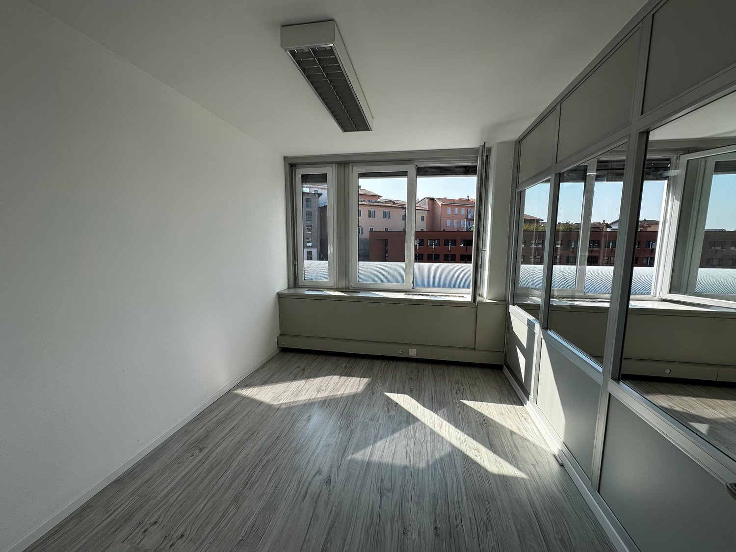 Office, foto 5 di 6