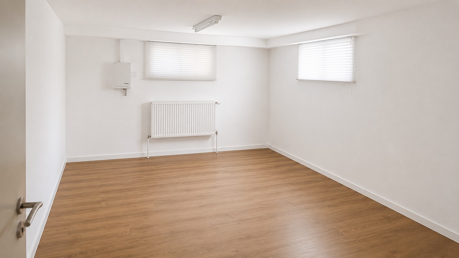 110m² commercial