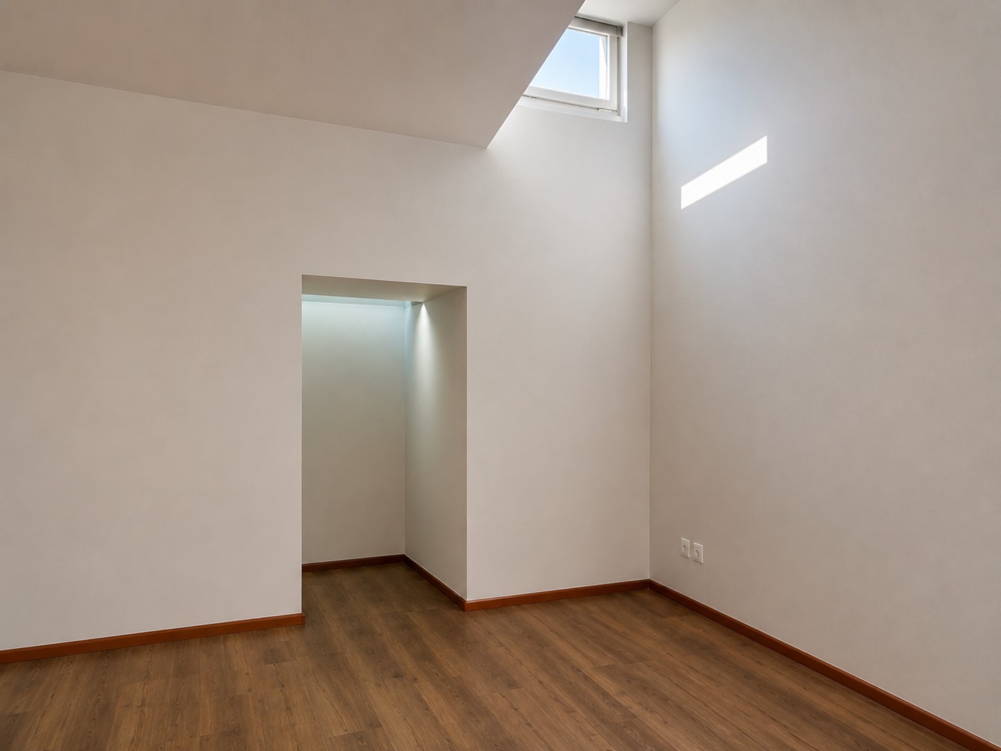 110m² commercial