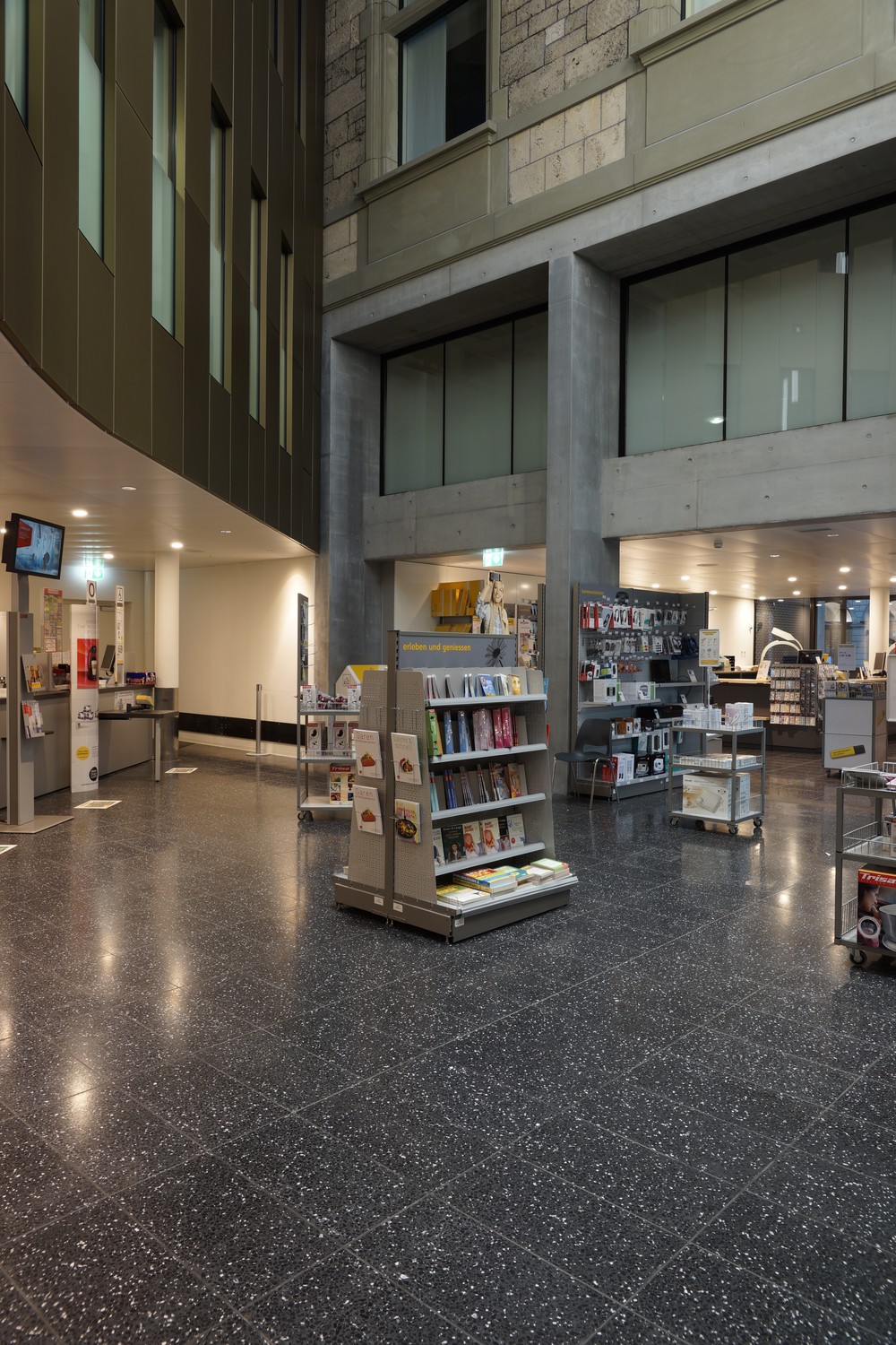 430m² department store, Foto 8 von 10