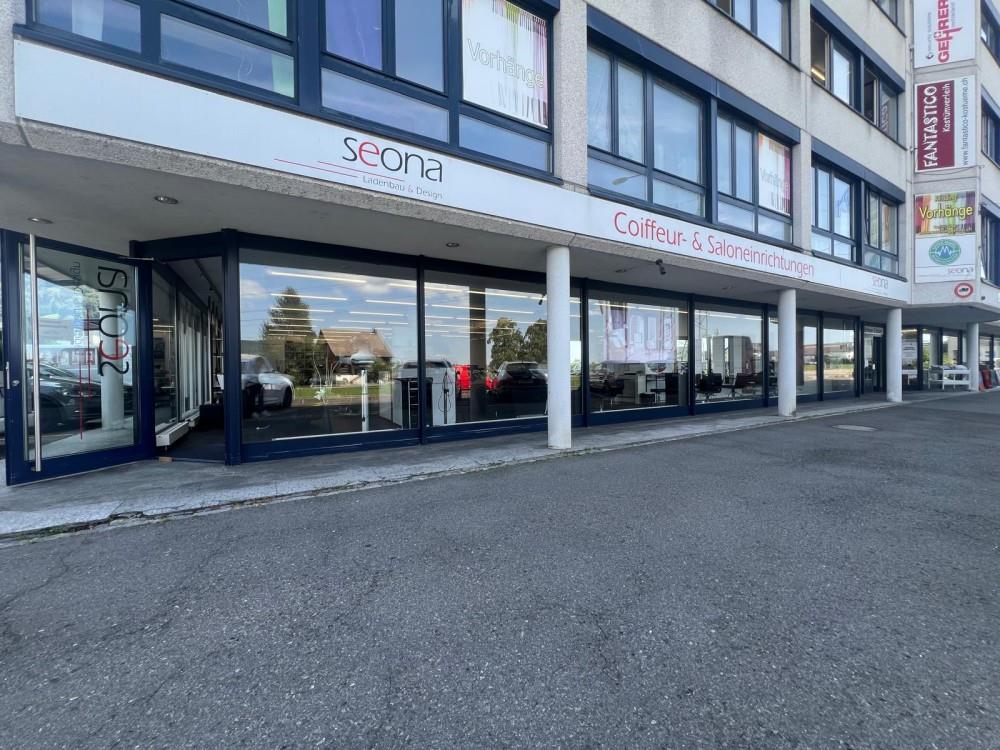 254m² shop