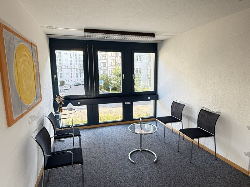 320m² office