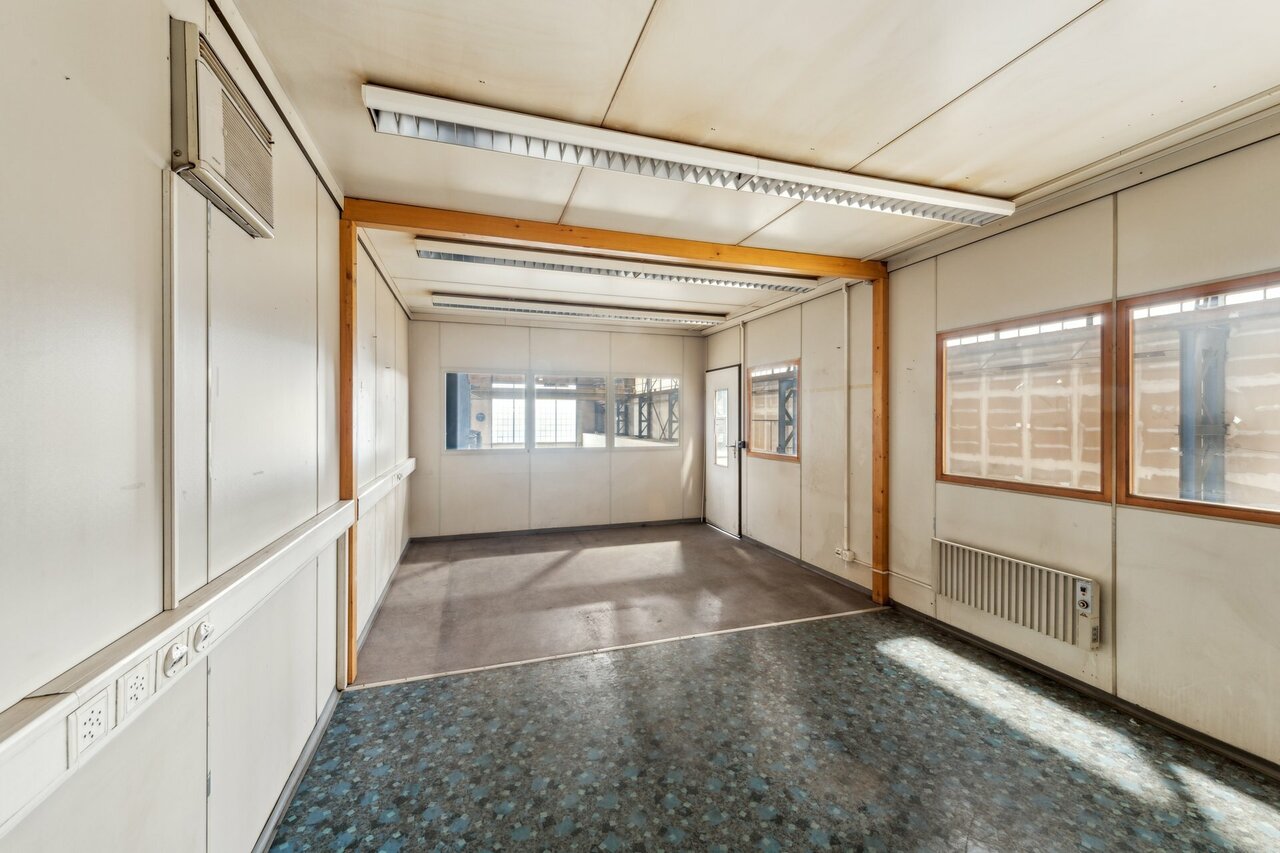 862m² commercial