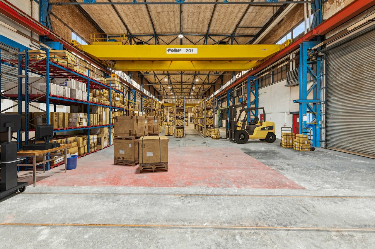 862m² commercial