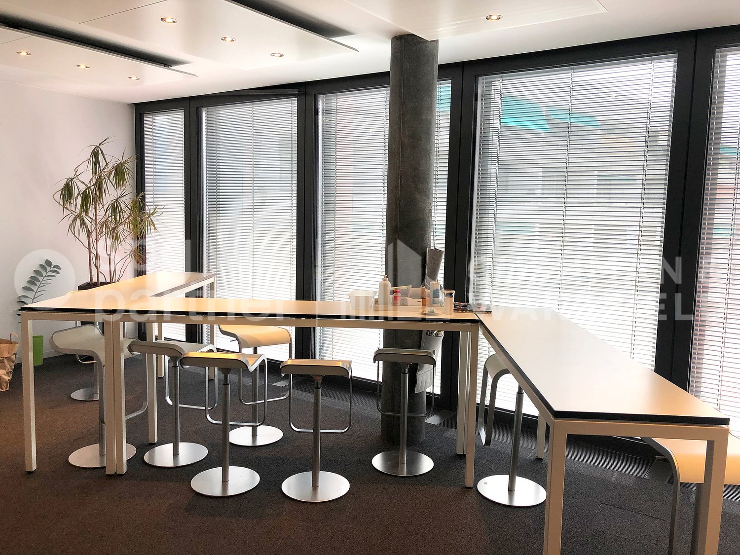 900m² Büro