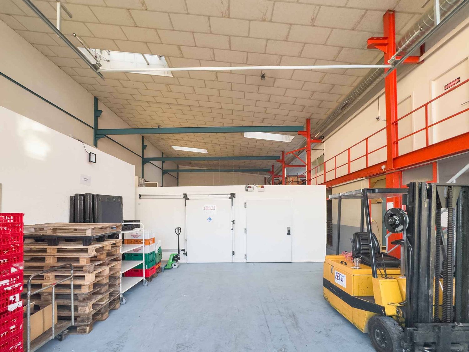 650m² Gewerbe, Foto 1 von 9