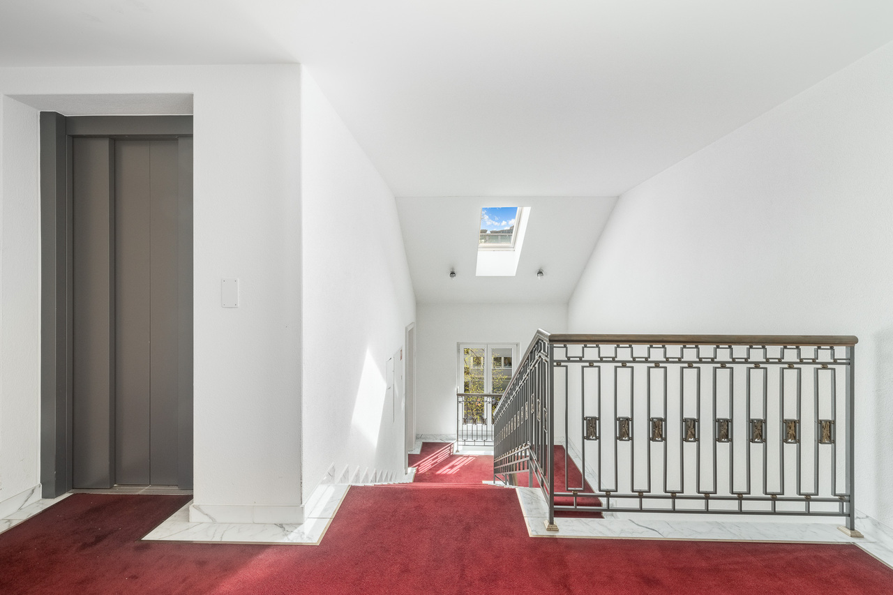 457m² office