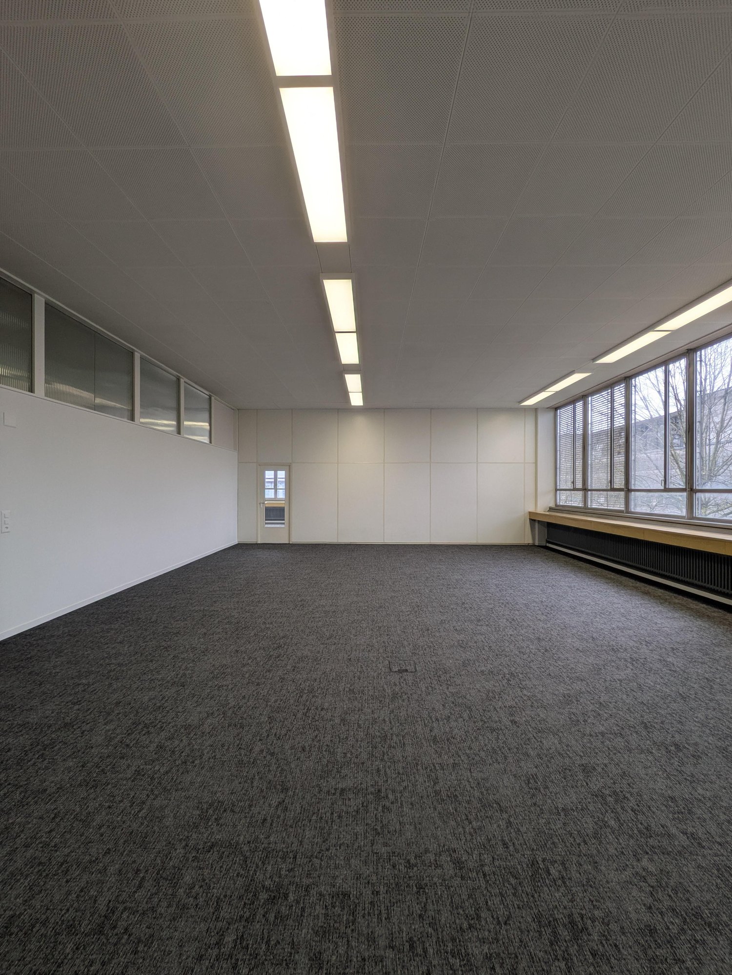188m² office