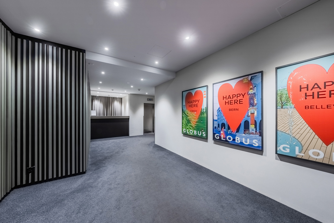 2300m² office