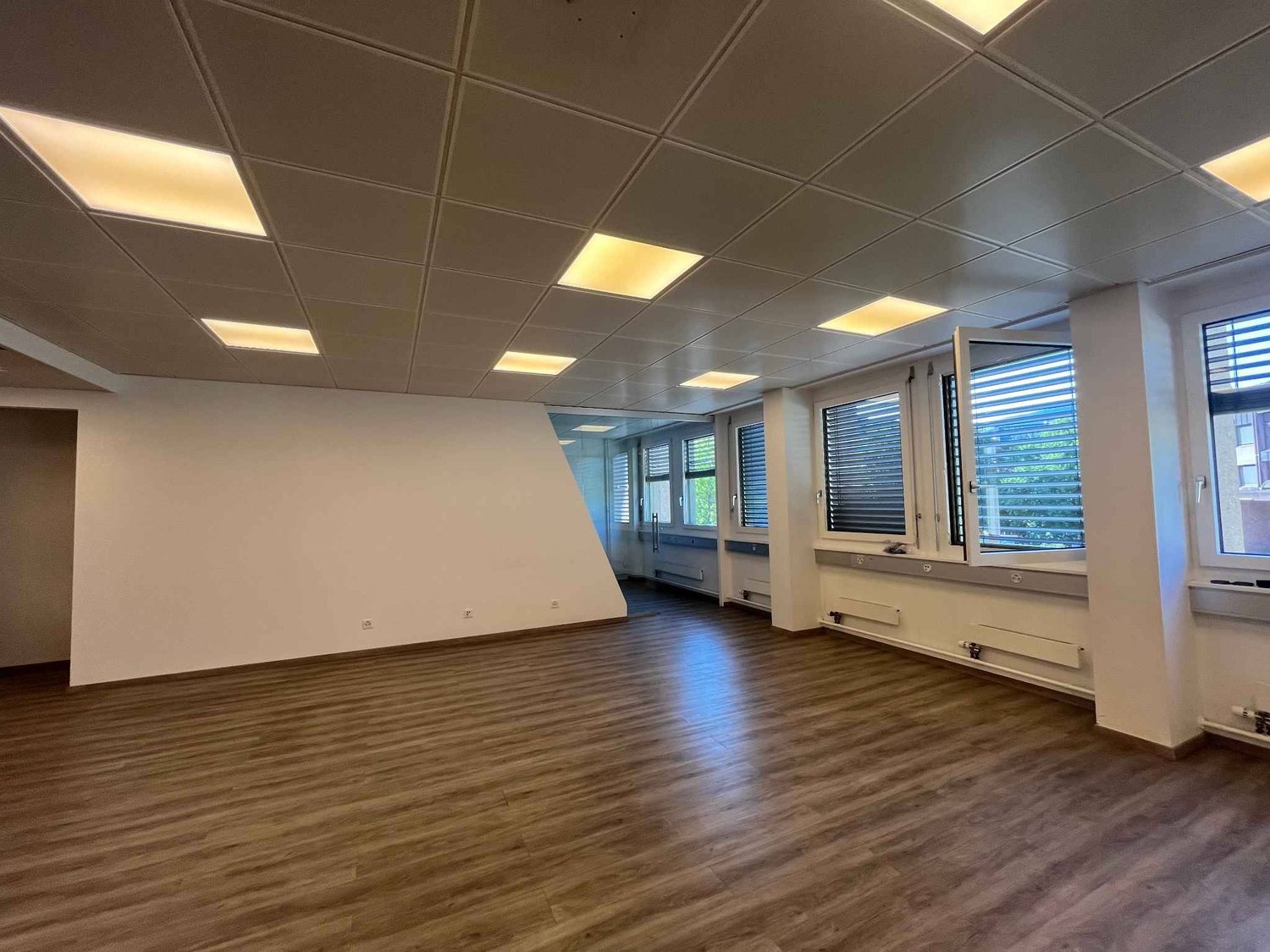186m² Büro, Foto 4 von 10
