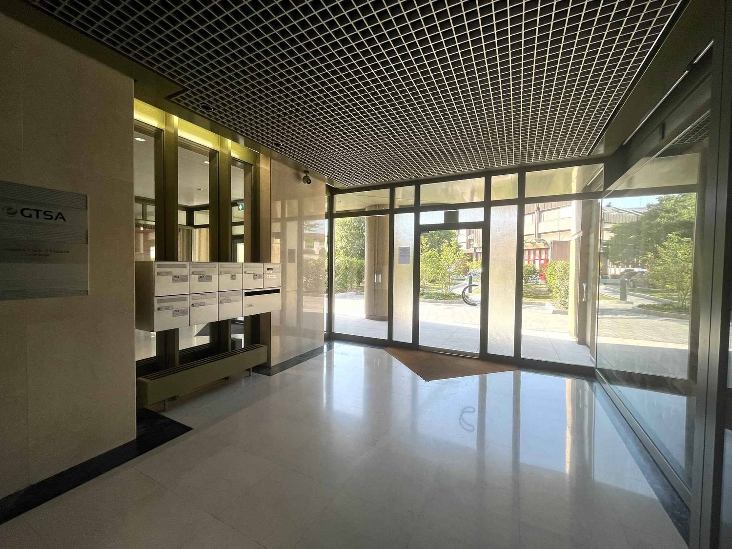 186m² Büro, Foto 1 von 10