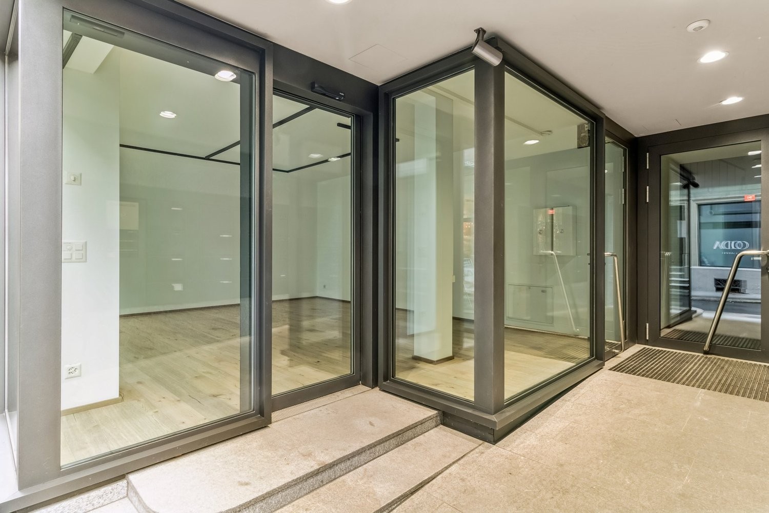 30m² commercial, photo 2 sur 3