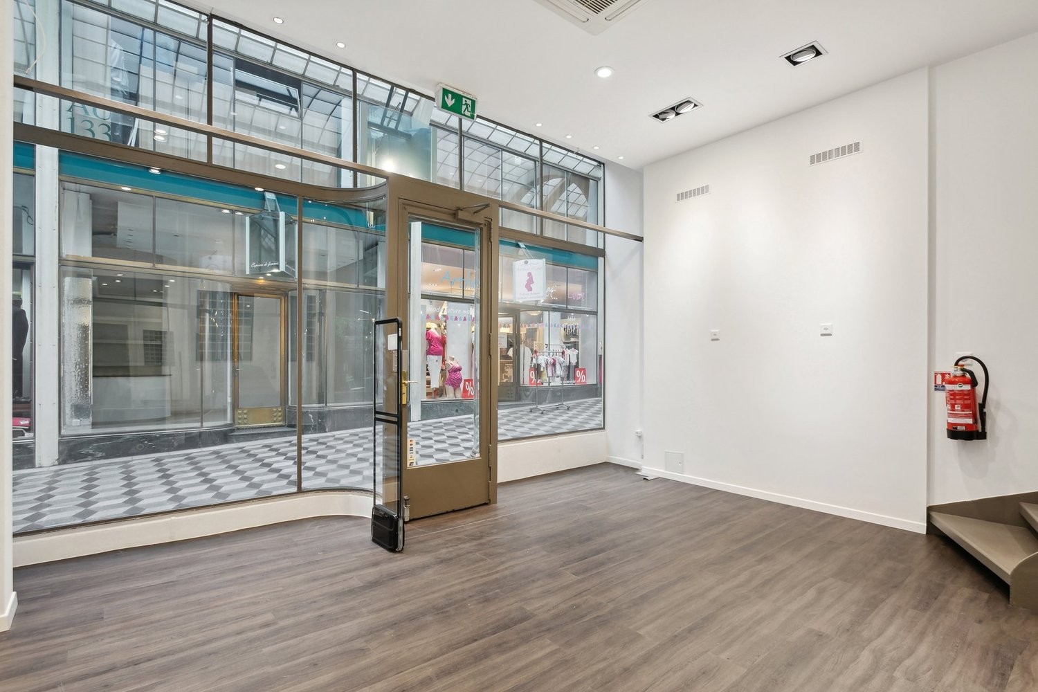 165m² Laden