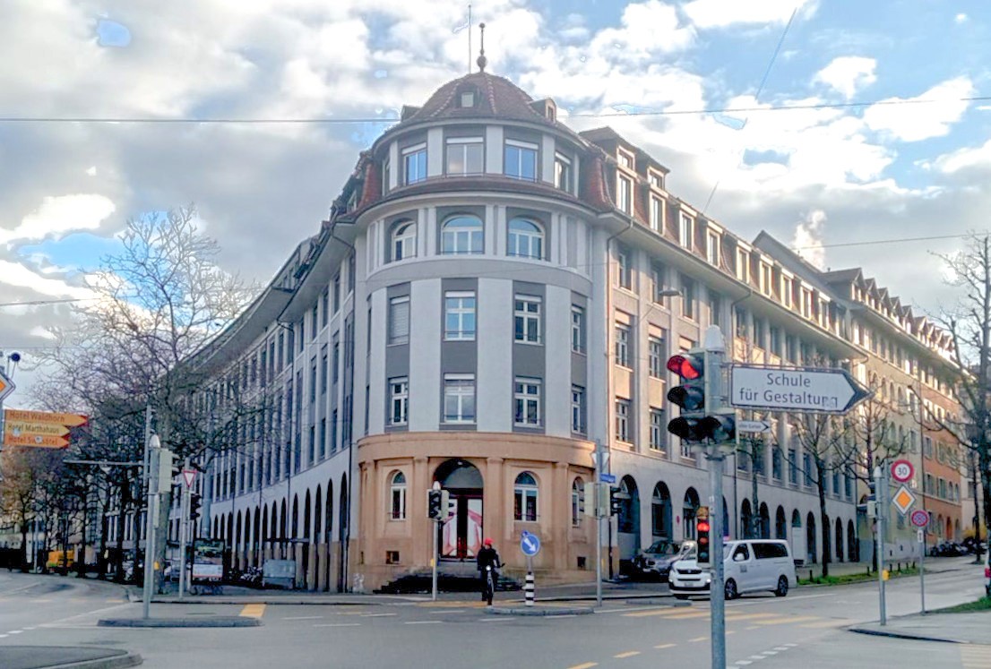 1140m² office