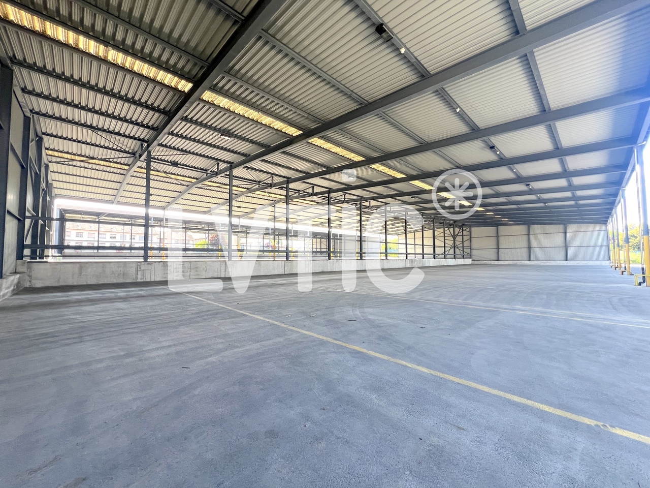 1000m² storage room