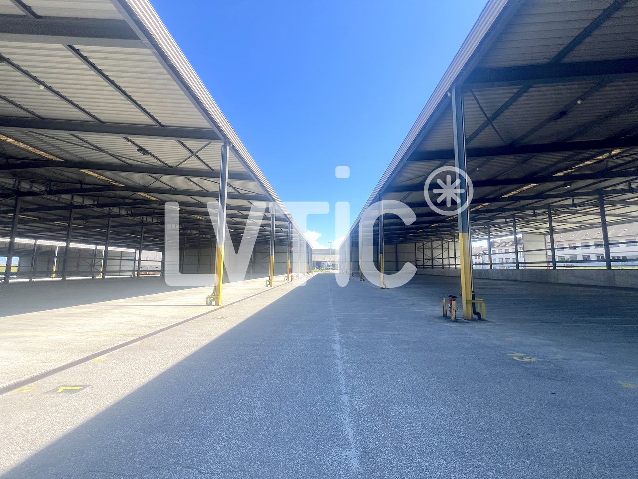 1000m² storage room