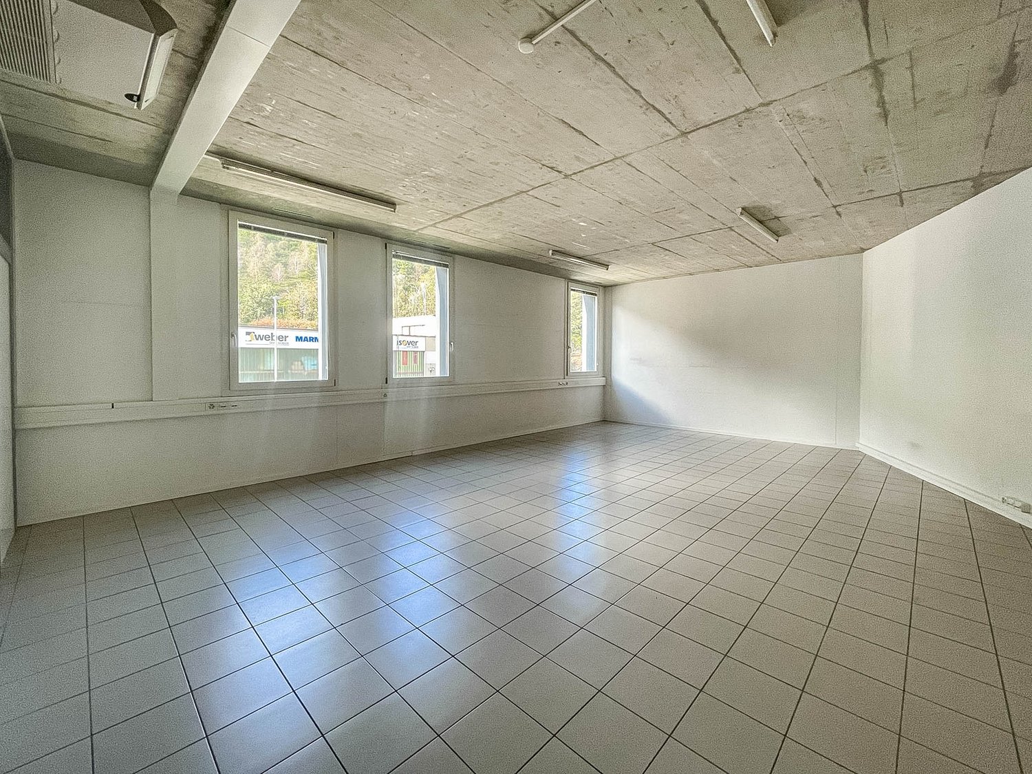 245m² office