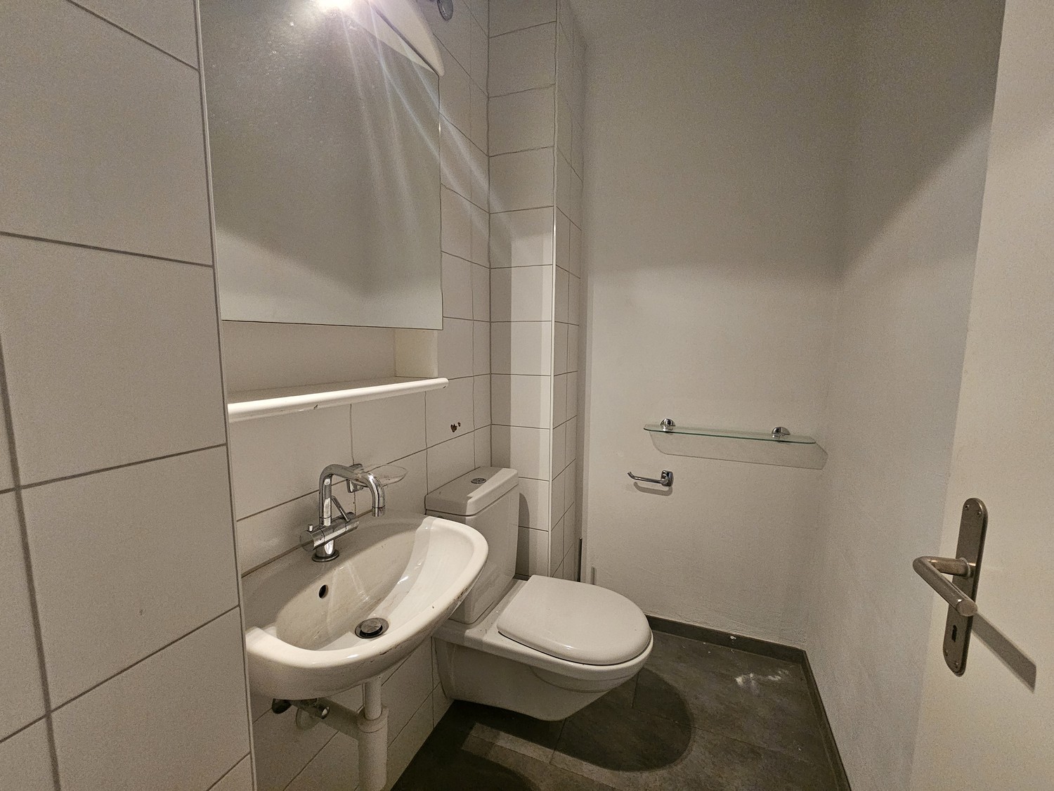 60m² office