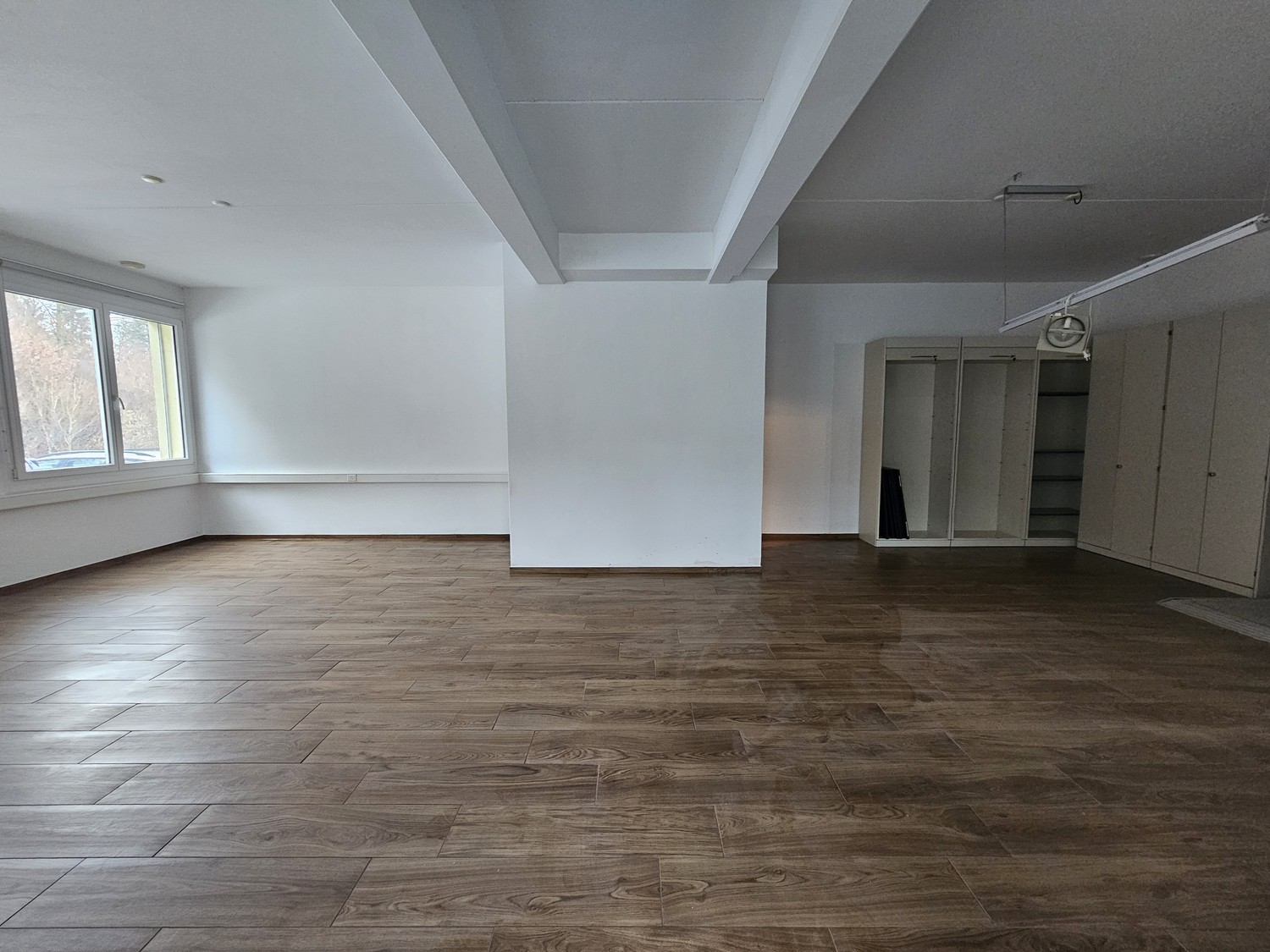 60m² office