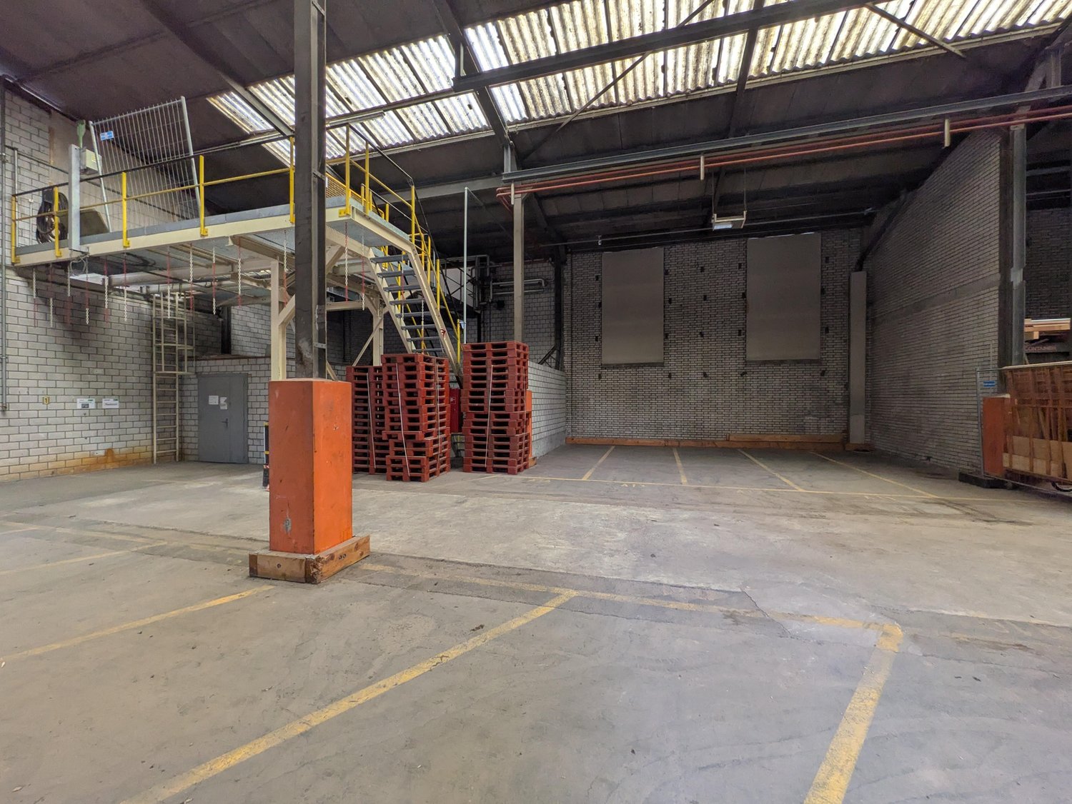 300m² storage room, Foto 3 von 5