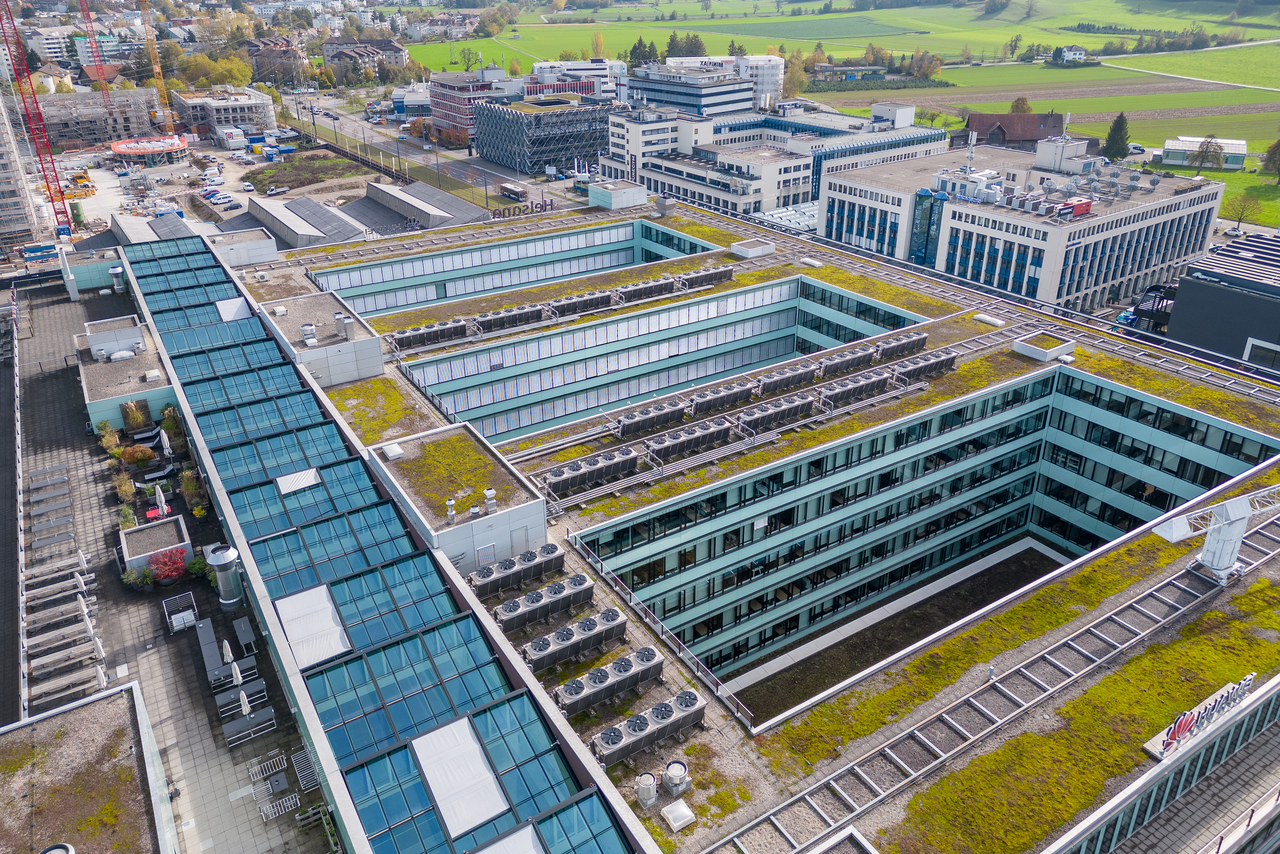 1470m² office