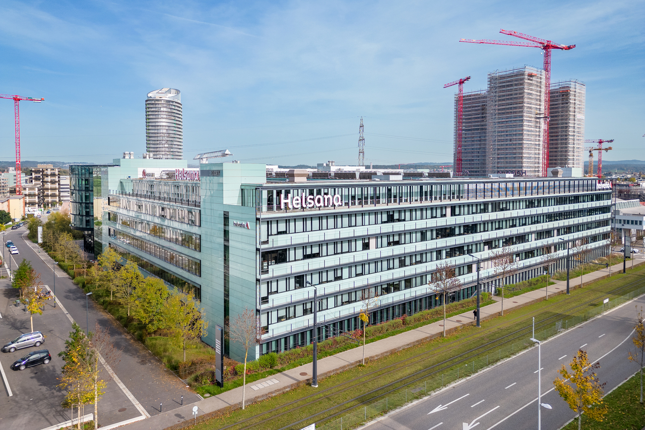 1470m² office