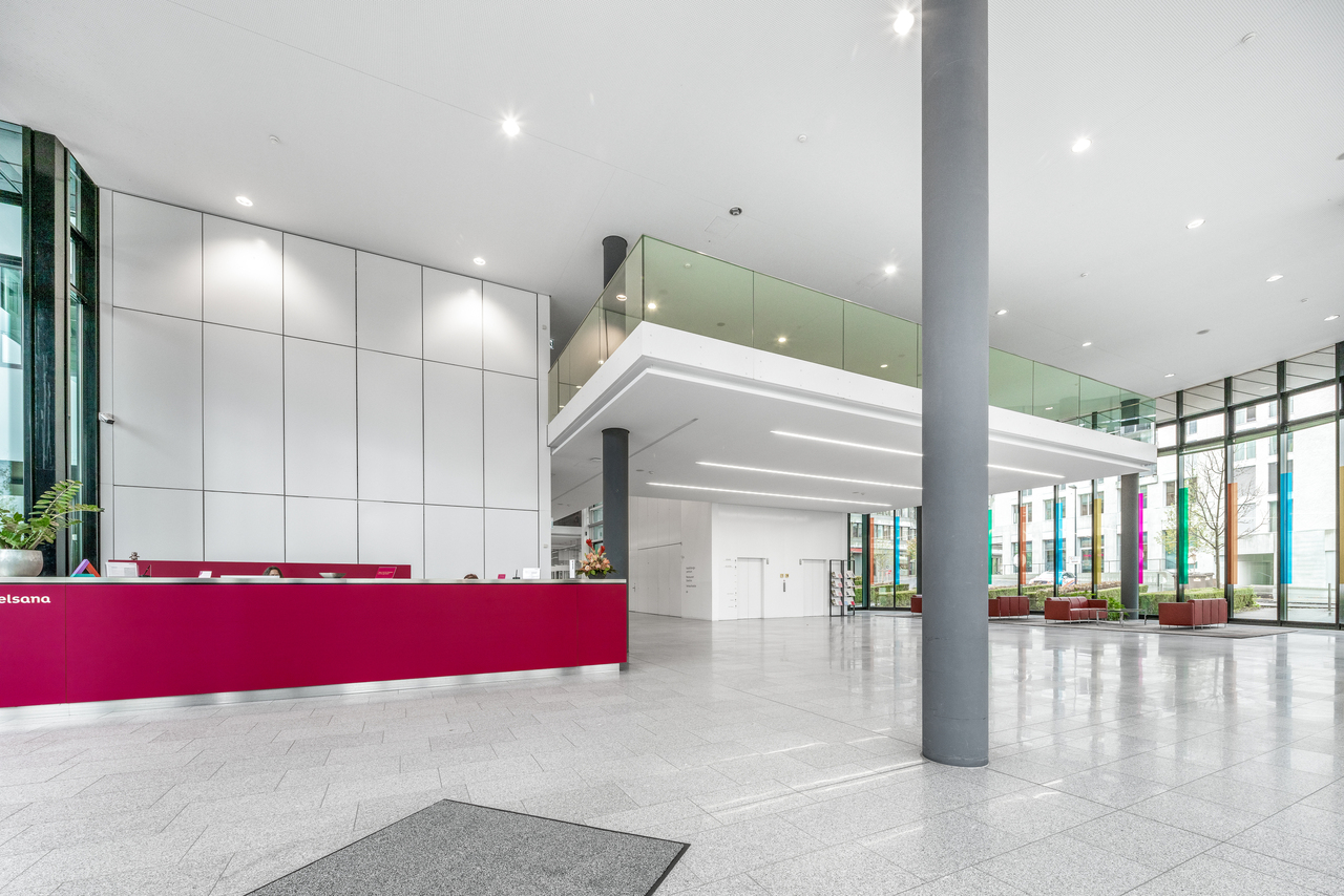 1470m² office