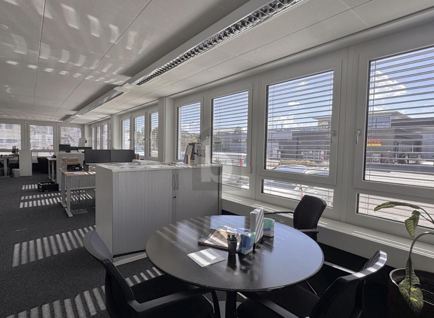 Office, Foto 1 von 4