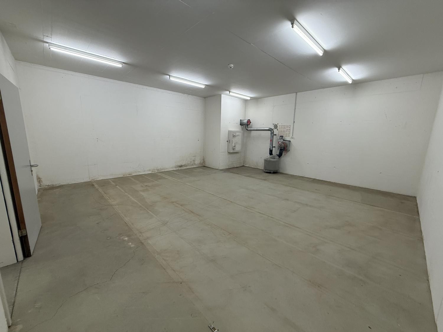 96m² cellar compartment