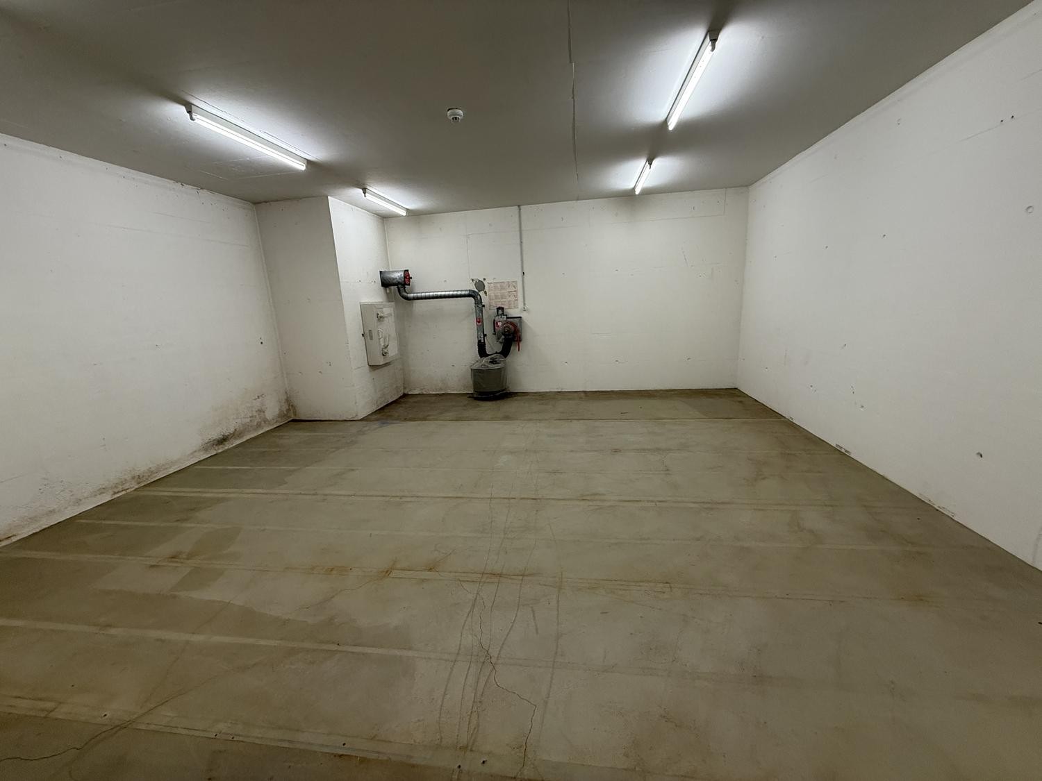 96m² cellar compartment