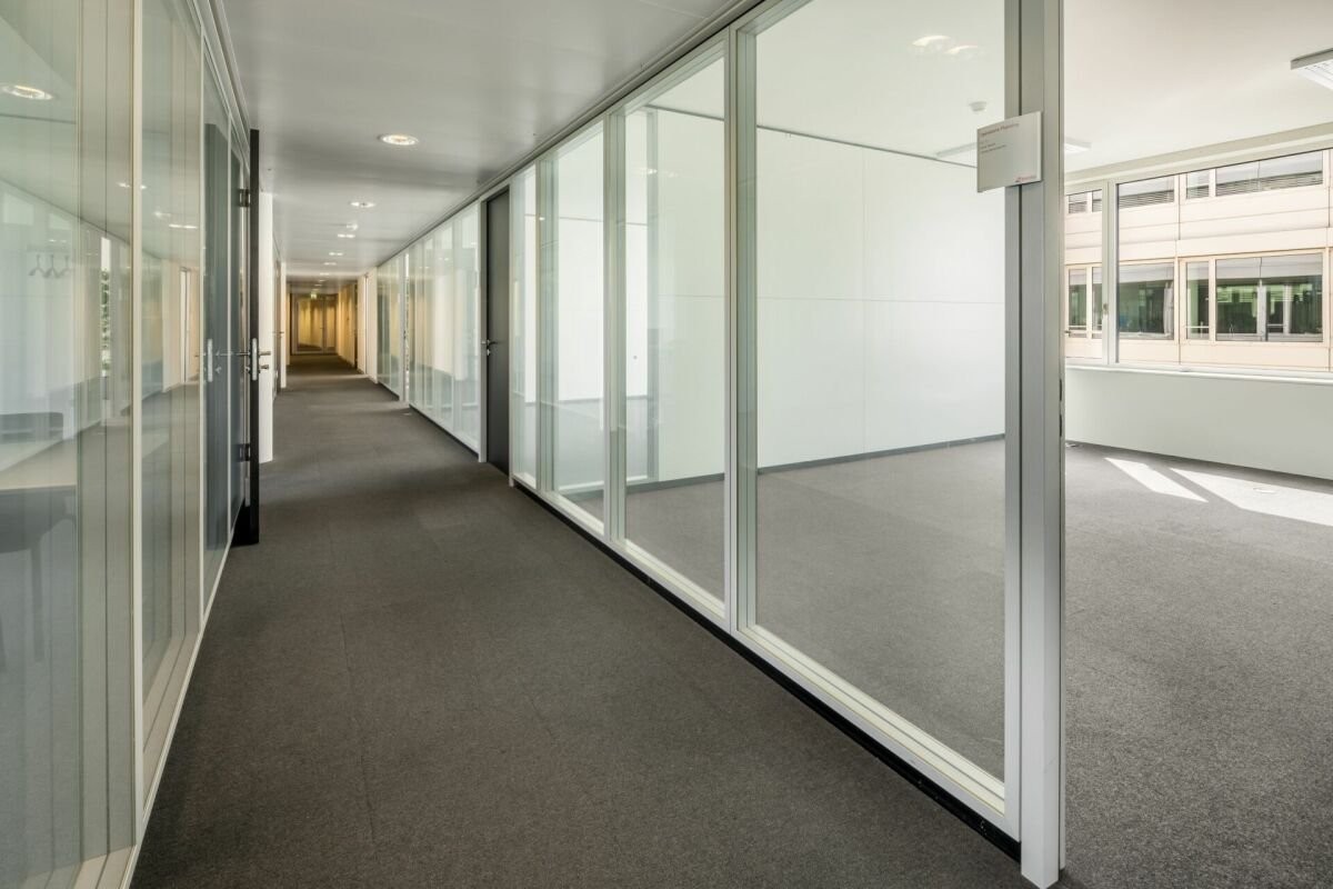 3500m² office, Foto 1 von 8