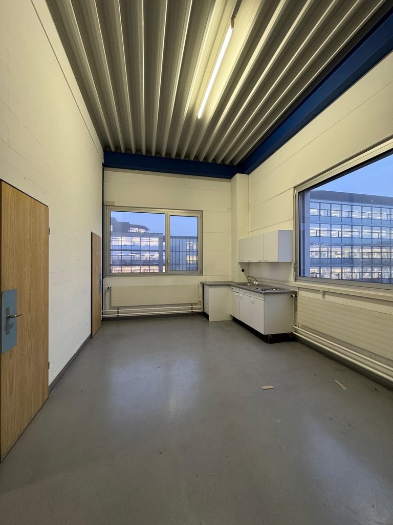 605m² commercial
