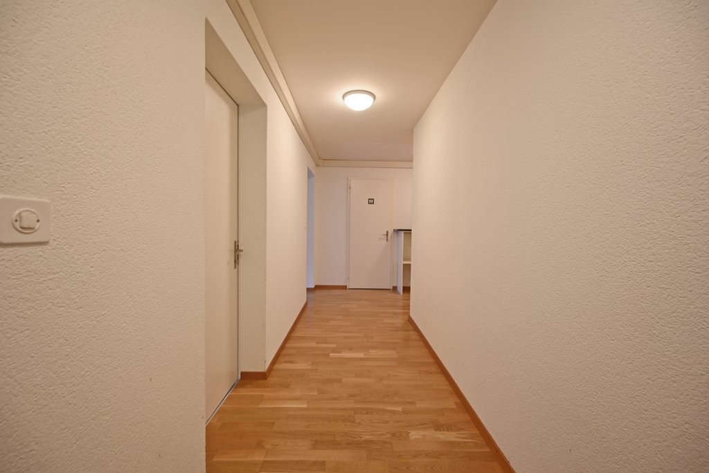 87m² office