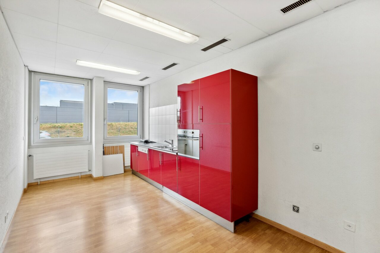 160m² office