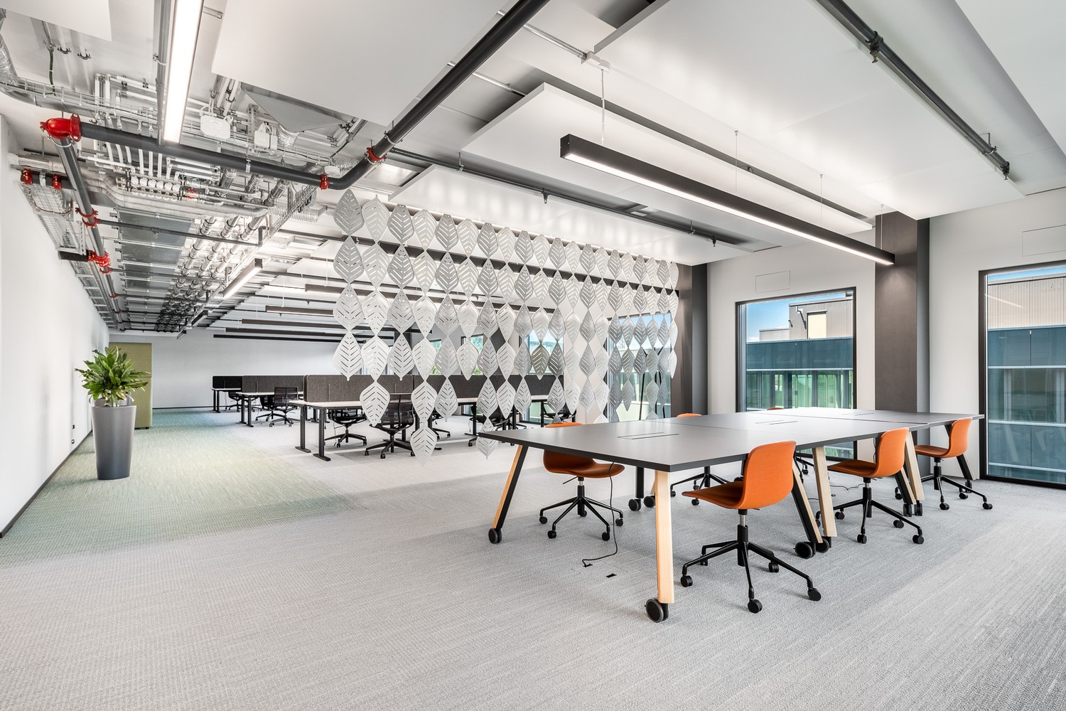 346m² office