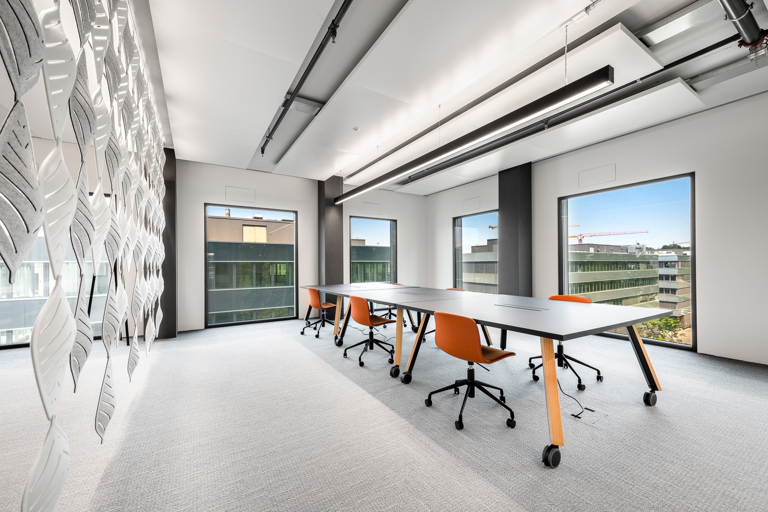 346m² office