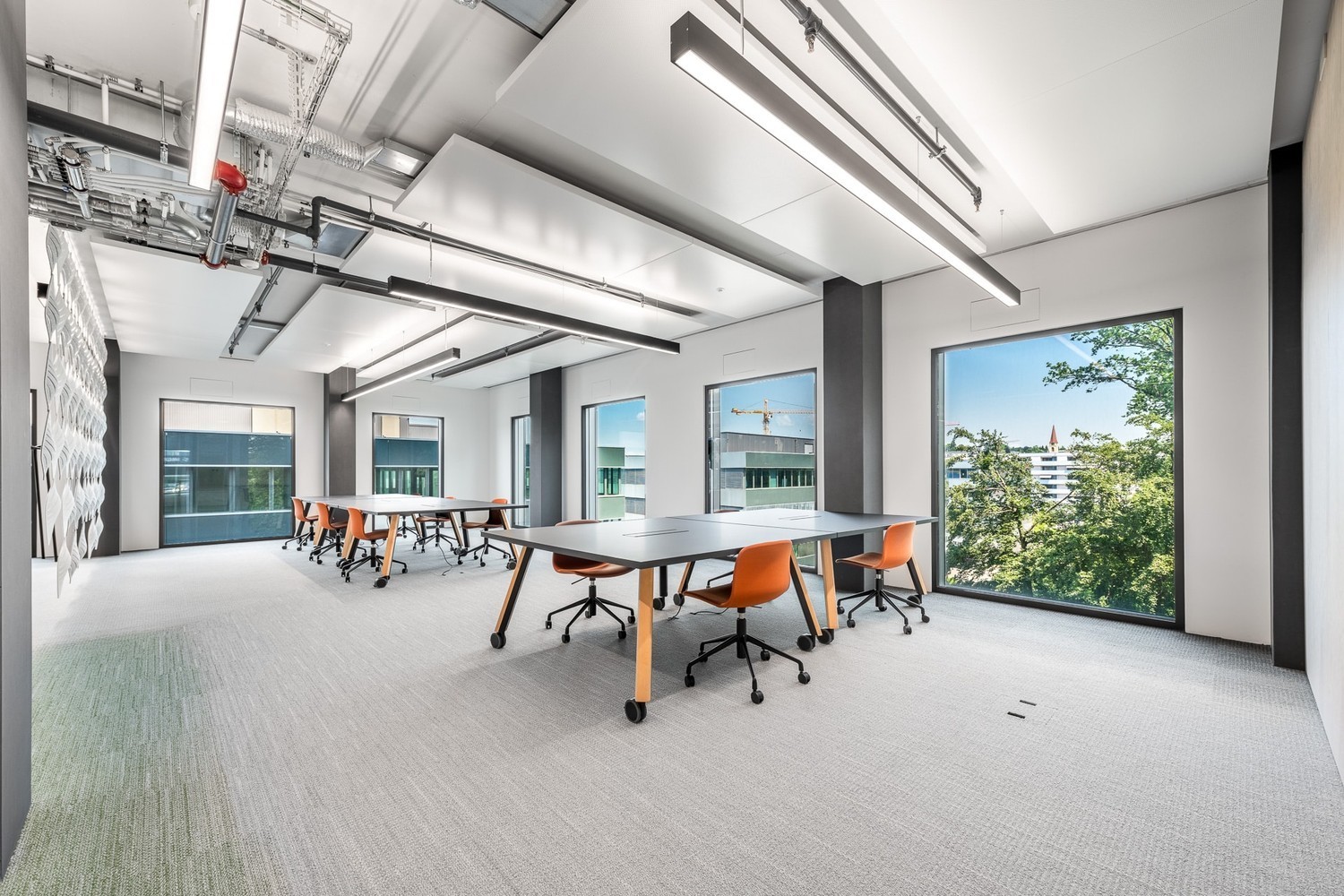 346m² office