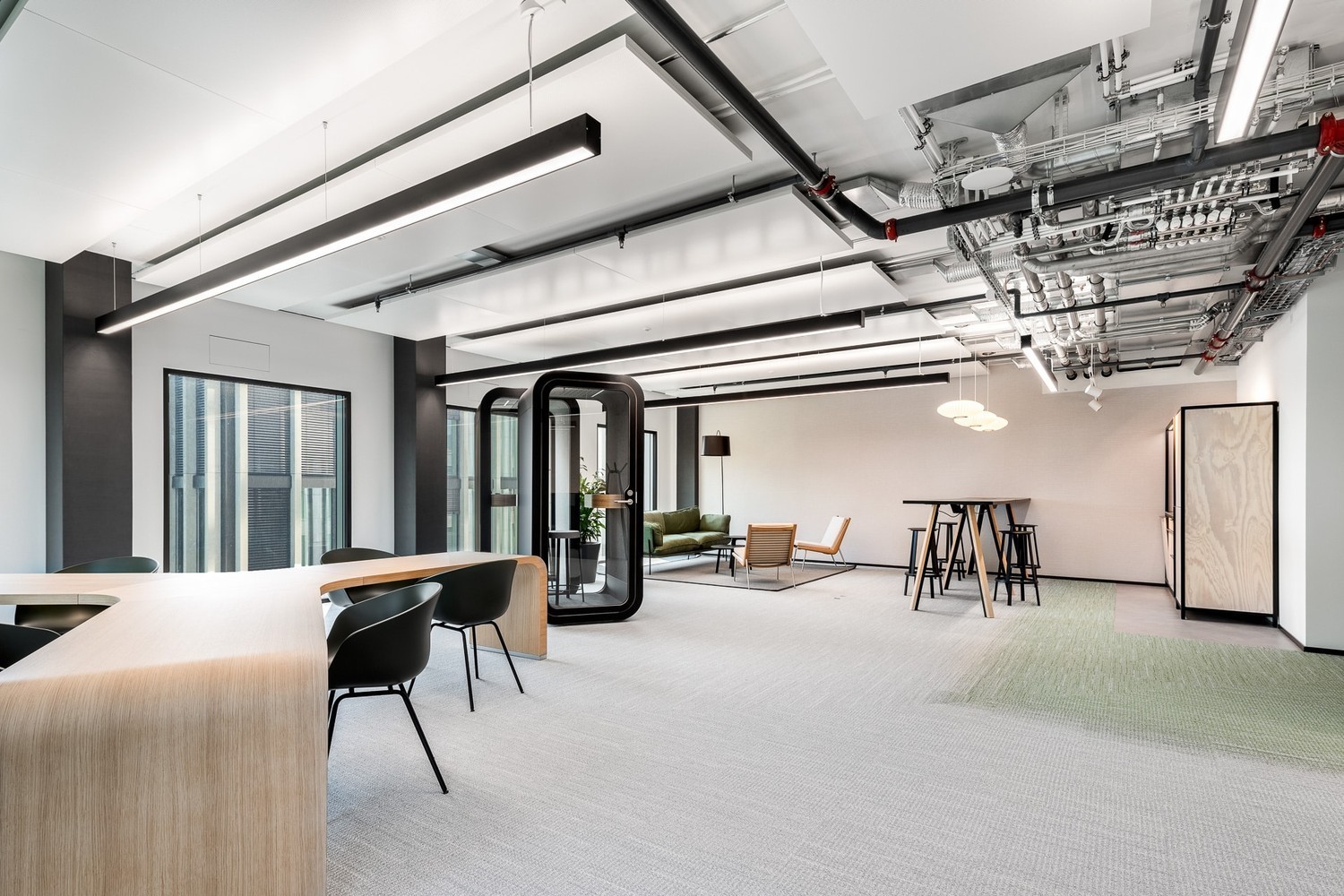 346m² office