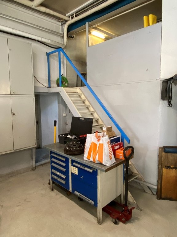 400m² workshop
