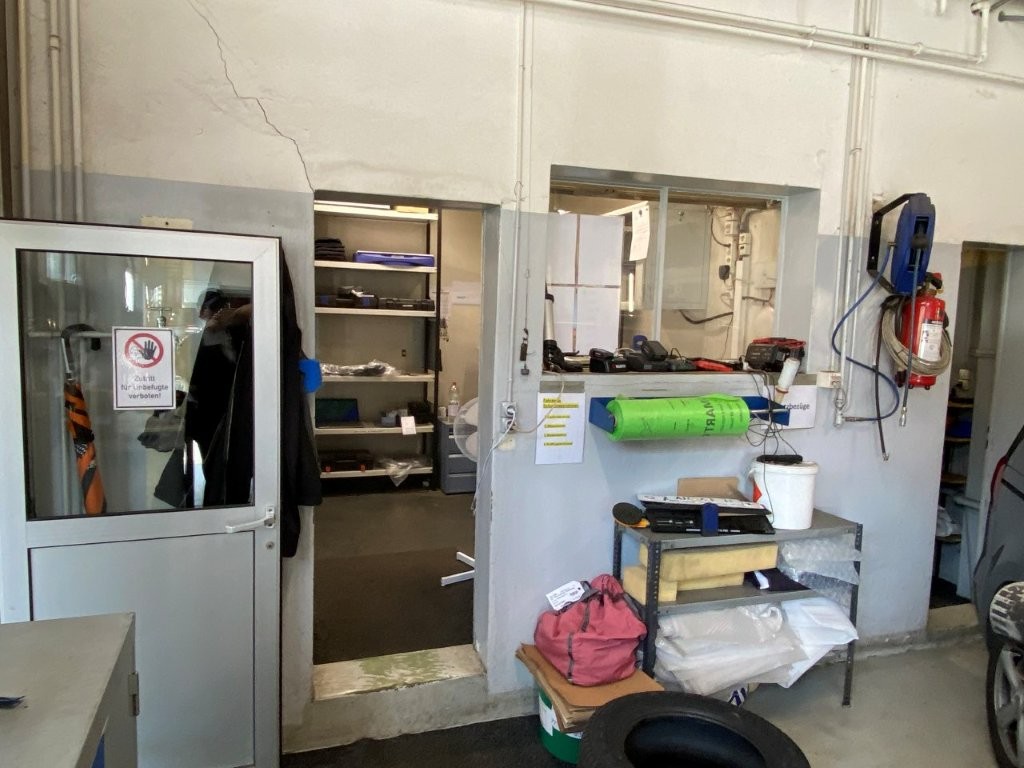 400m² workshop