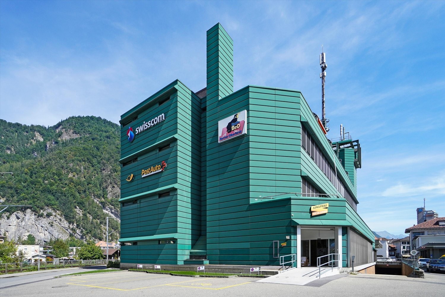 253m² office